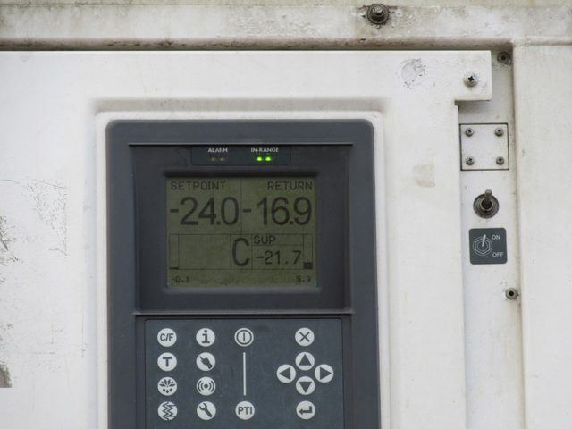 Reefer container controller showing return air temperature above the set point